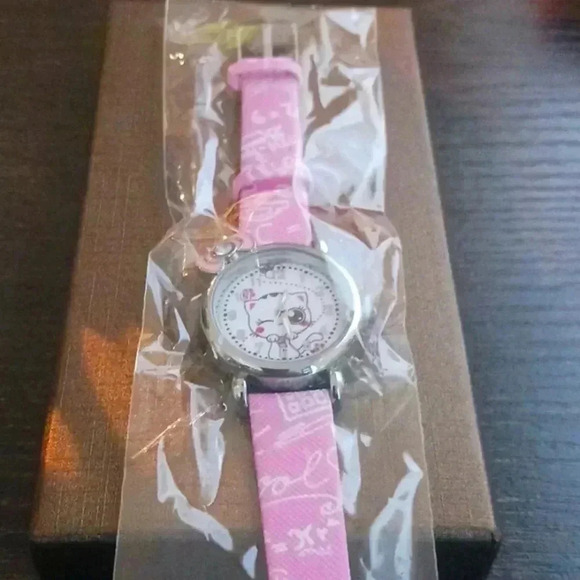 Hello Kitty Quartz Watch for kids or teens.  NWT..girls edition.. - Picture 6 of 6